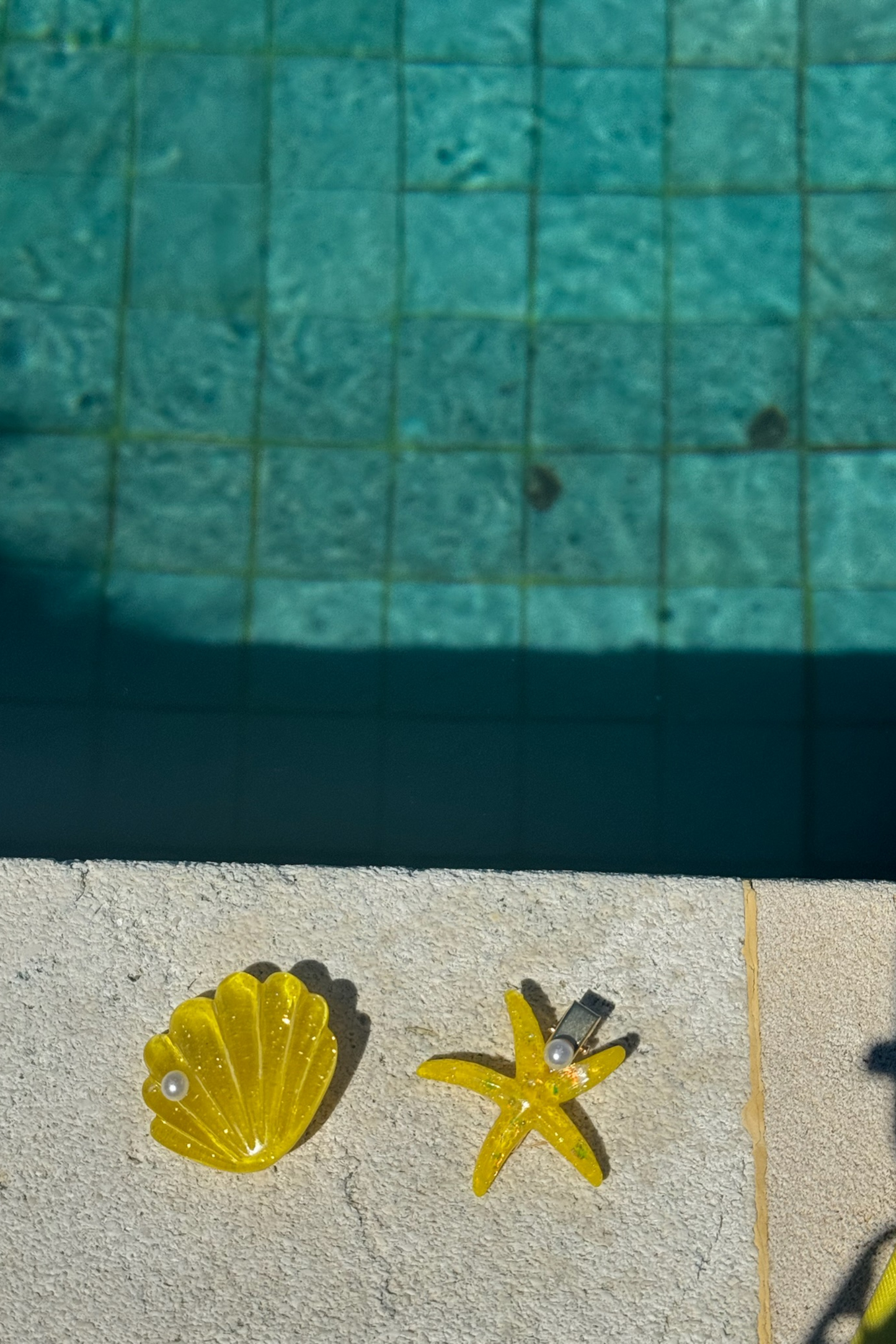 YELLOW STARFISH AND SHELL HAIR CLIP SET